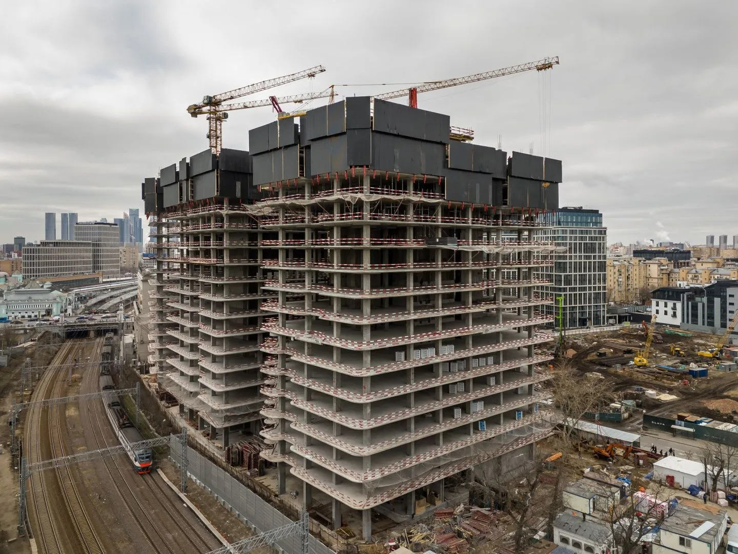 Апрель 2024