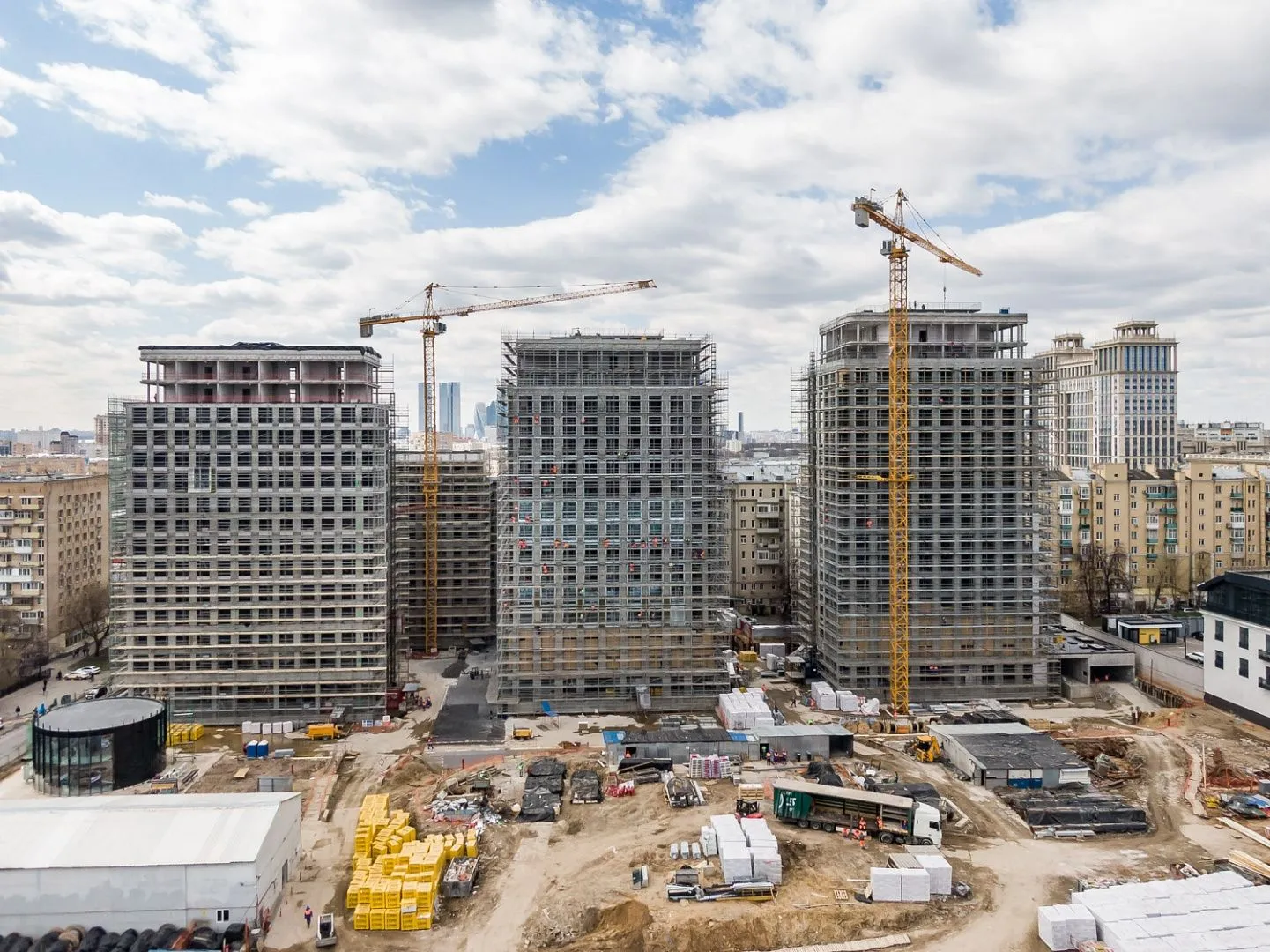 Апрель  2022